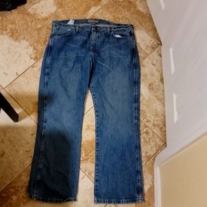 Wrangler retro Slim boot 36x30 means